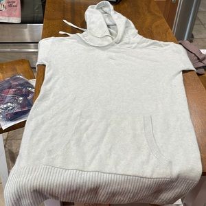 Pull over hooded cashmere sweater